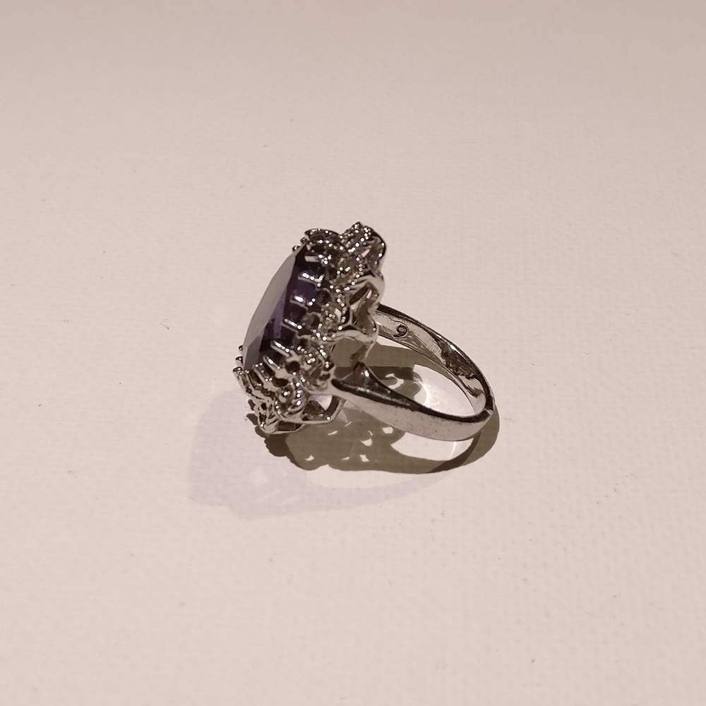 Banana Republic Purple Vintage Inspired Ring - Picture 5 of 6